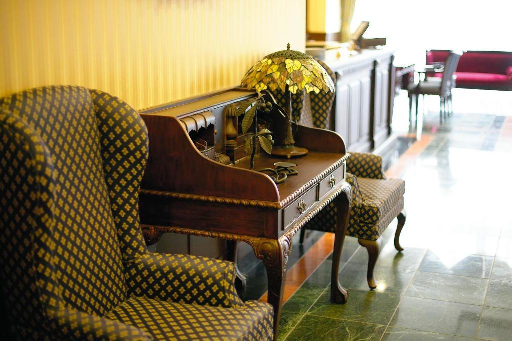 מטסויאמה Old England Dogo Yamanote Hotel מראה חיצוני תמונה